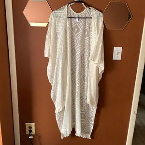 bnwt American Eagle crochet kimono